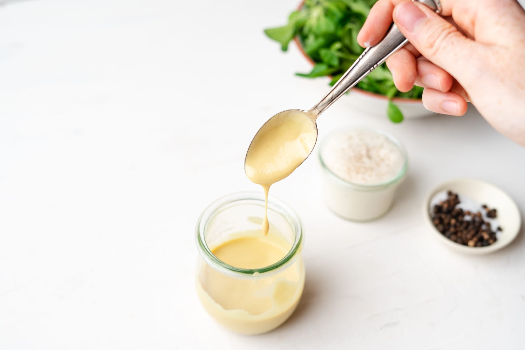 Hausgemachte süssliche Salatsauce