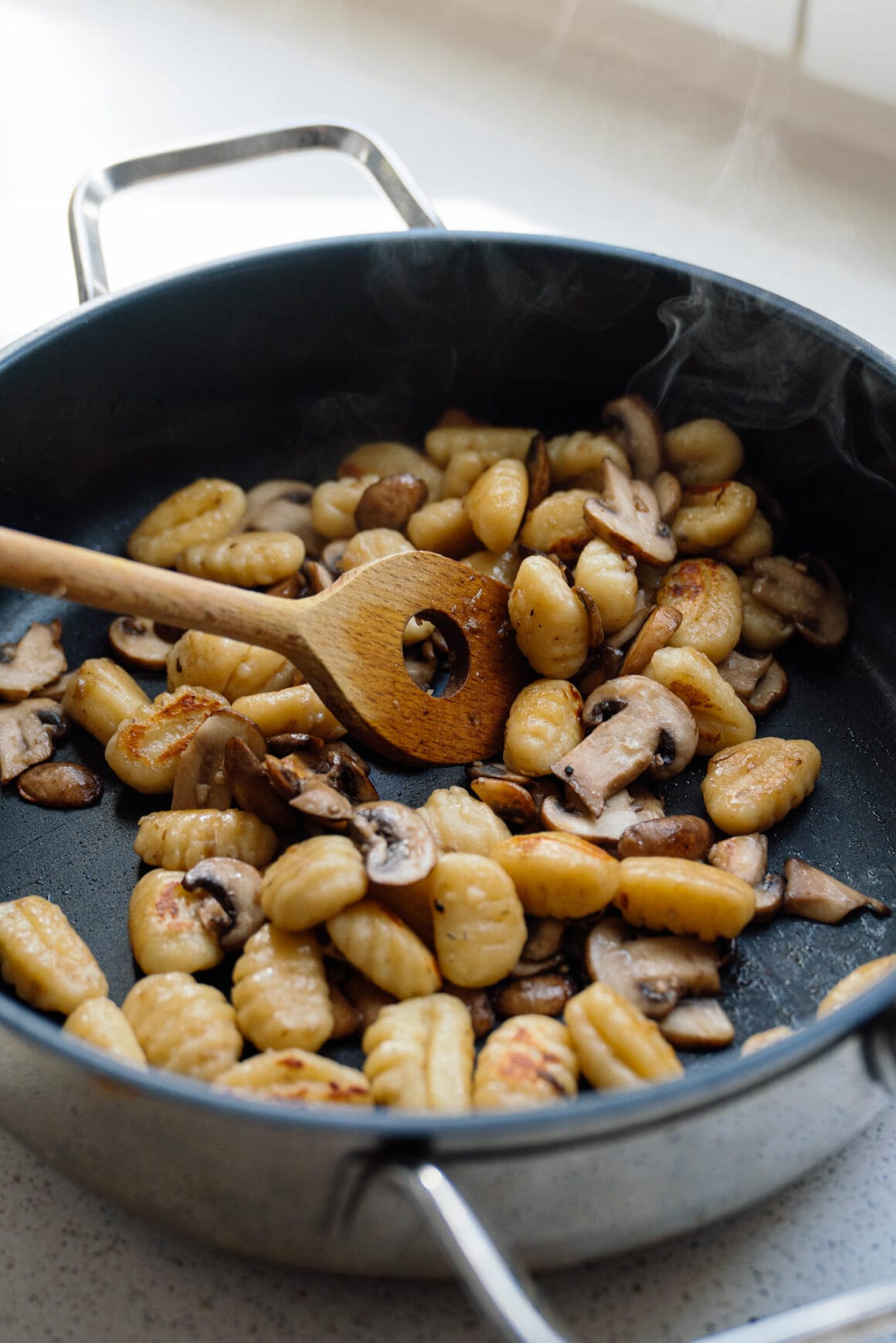 Vegetarische Gnocchipfanne mit Spinat