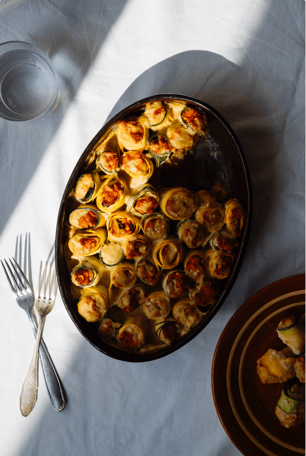 Zucchini-Lasagne-Rolle: Rezept im Gemüse-Kochbuch "Liebes Gemüse" von Urkraut