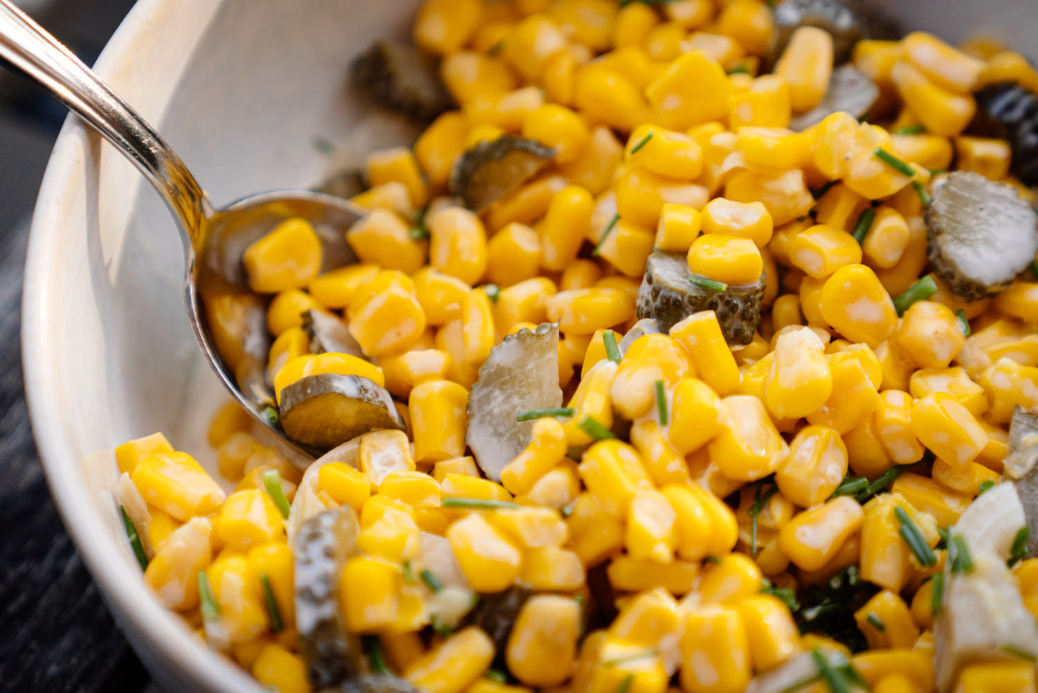 Schneller Maissalat mit nur 5 Zutaten – einfach, frisch und in wenigen Minuten zubereitet. Perfekt als Beilage zum Grillen, fürs Picknick oder als leichtes Sommergericht. Dieses einfache Rezept ist ideal für alle, die gesunde und unkomplizierte Küche lieben. Vegan, knackig und voller Geschmack! Keywords integriert: Maissalat einfach, Maissalat Rezept, schneller Sommersalat, 5 Zutaten Salat, vegane Beilage, Grillen Salatidee